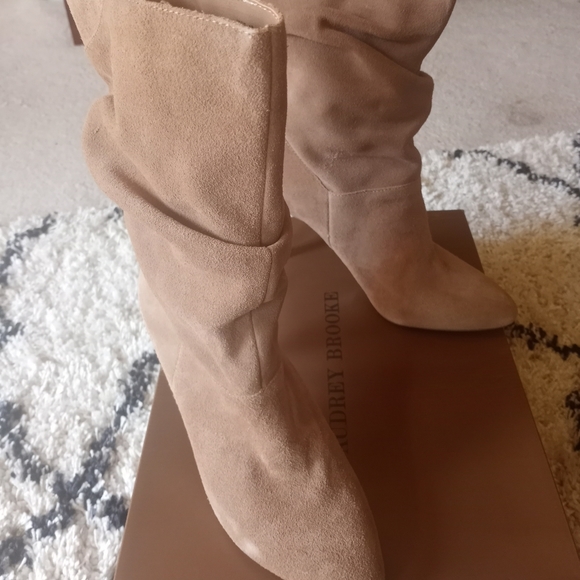 Audrey Brooke beige 4 inch boot. - Picture 2 of 4